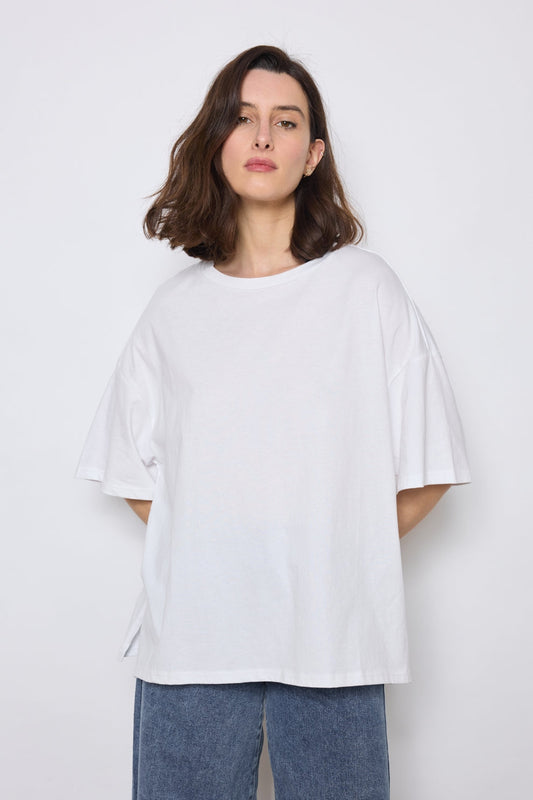 T-shirt white